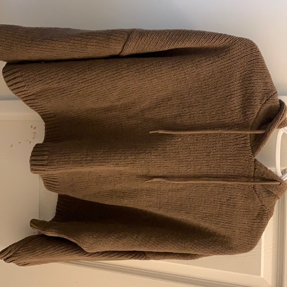 Sweaters - cute cute sweater🐻